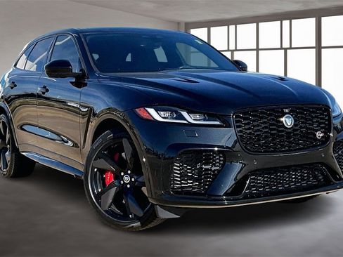 Used 2024 Jaguar F-PACE SVR image 11