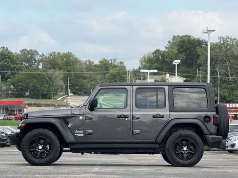 Used 2019 Jeep Wrangler Unlimited Sport S AWD/4WD image 5