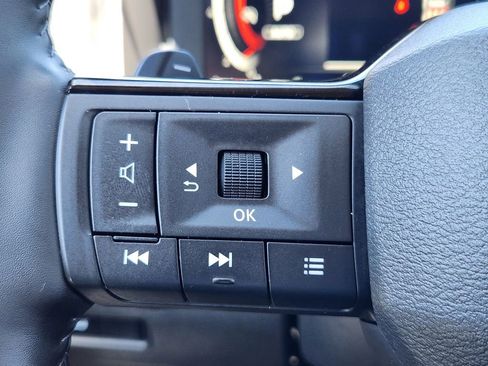 Used 2025 Nissan Rogue SL w/ Tech Package AWD/4WD image 23