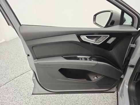 Used 2025 Audi Q4 e-tron Premium Plus RWD image 13