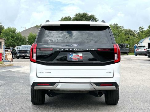Used 2025 Ford Expedition Max Platinum w/ Driver's Package AWD/4WD image 14