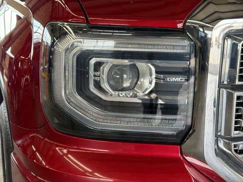 Used 2018 GMC Sierra 1500 Denali AWD/4WD image 3