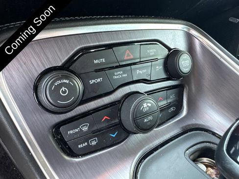 Used 2017 Dodge Challenger R/T RWD image 17