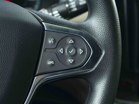 Used 2023 Chevrolet Traverse LS FWD image 22