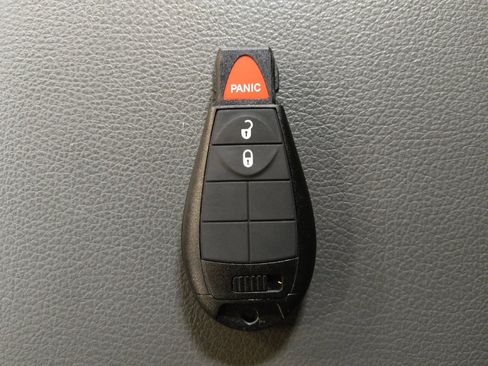 Used 2019 RAM 1500 Classic SLT w/ Luxury Group AWD/4WD image 32