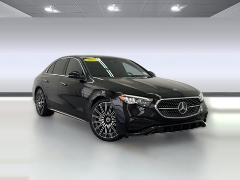 Used 2025 Mercedes-Benz E 450 4MATIC Sedan image 6