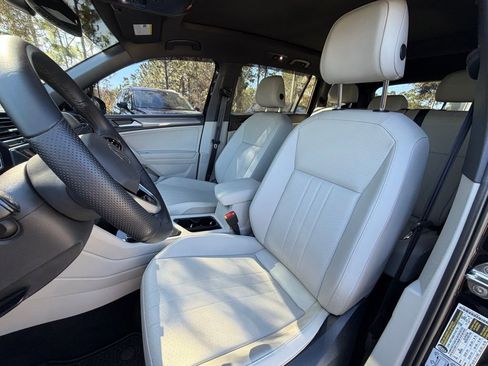 Used 2022 Volkswagen Tiguan SE R-Line image 15