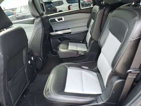 Used 2023 Ford Explorer XLT w/ Equipment Group 202A AWD/4WD image 26