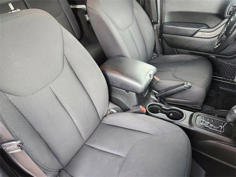 Used 2018 Jeep Wrangler Unlimited Sport S image 14