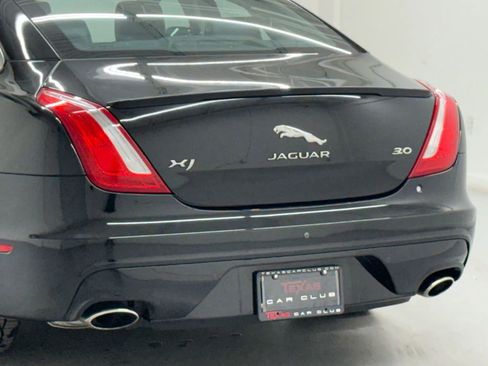 Used 2017 Jaguar XJ R-Sport image 36