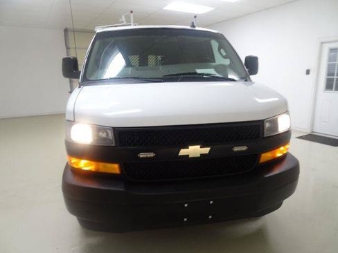 Used 2021 Chevrolet Express 2500 w/ Driver Convenience Package RWD image 9