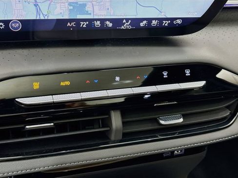 Used 2026 Buick Enclave Avenir w/ Super Cruise Package AWD/4WD image 17