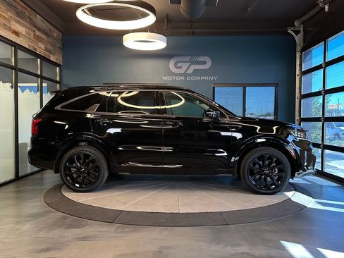 Used 2023 Kia Sorento SX AWD/4WD image 2