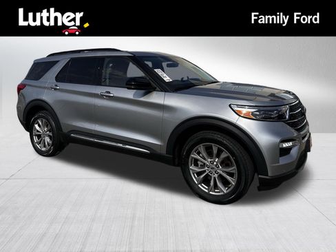 Certified 2024 Ford Explorer XLT w/ Equipment Group 202A AWD/4WD image 1