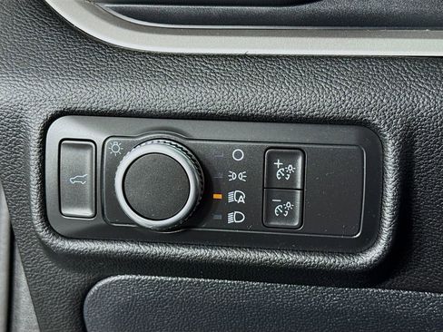 Used 2022 Ford Explorer XLT image 14