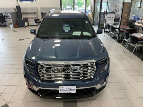 Used 2025 GMC Acadia Denali w/ Super Cruise Package AWD/4WD image 5