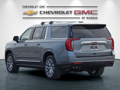 Used 2024 GMC Yukon XL Denali w/ Denali Reserve Package image 5