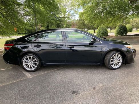 Used 2014 Toyota Avalon XLE Touring FWD image 2
