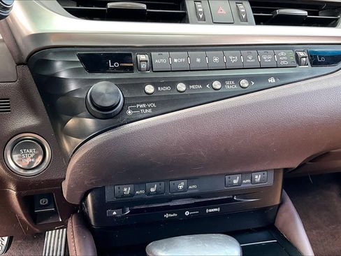 Used 2019 Lexus ES 350 image 31