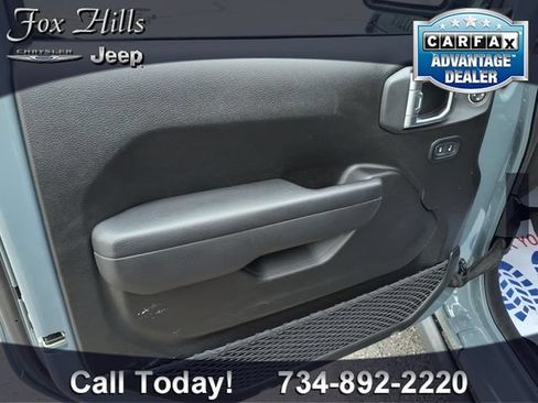 Used 2025 Jeep Gladiator Sport AWD/4WD image 14