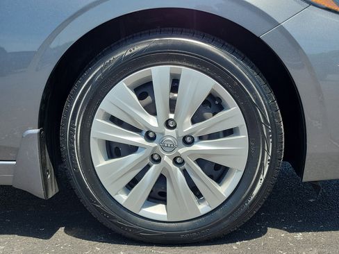 Certified 2024 Nissan Sentra S FWD image 5