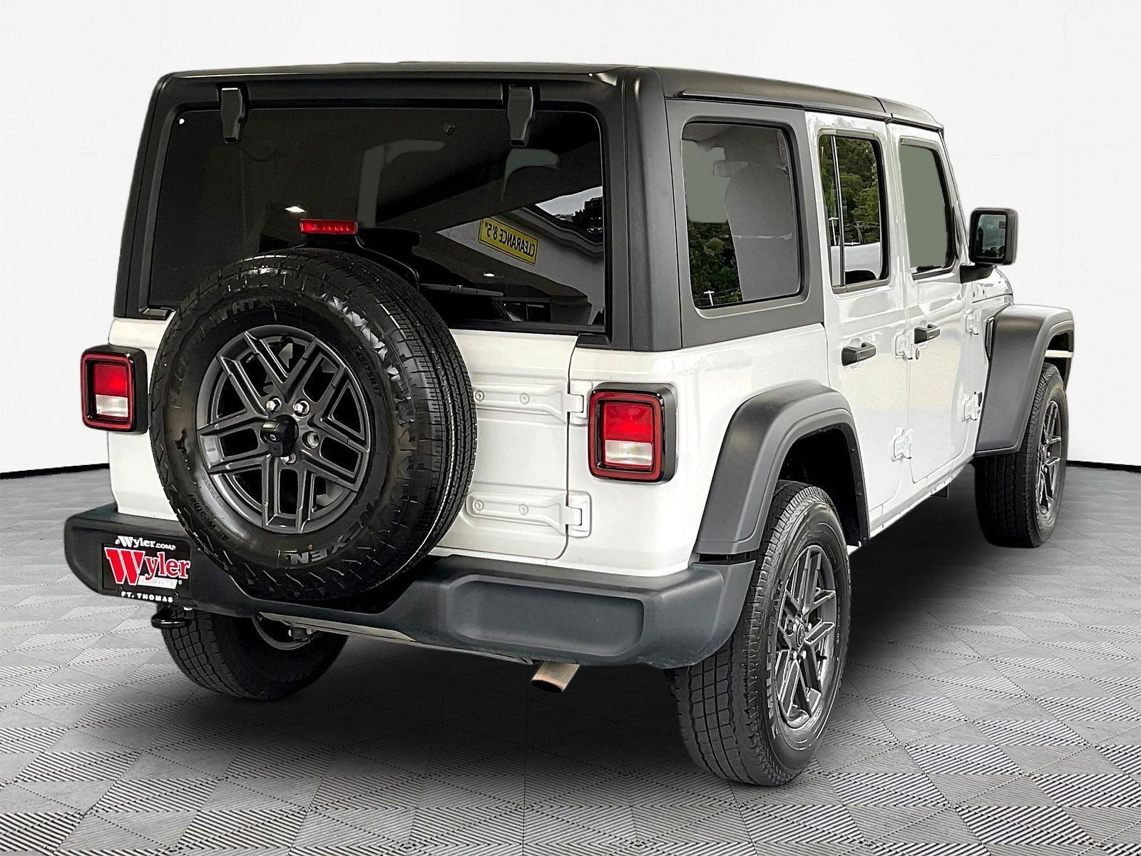 Used 2024 Jeep Wrangler Unlimited Sport AWD/4WD image 6