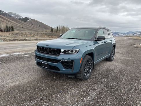 New 2026 Jeep Grand Cherokee Summit w/ Obsidian Package image 2