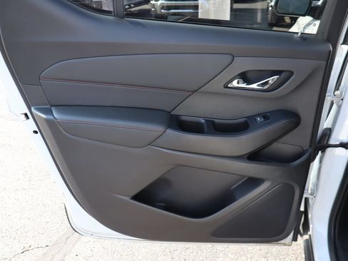 Used 2023 Chevrolet Traverse RS AWD/4WD image 39