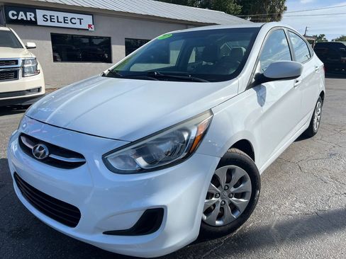 Used 2017 Hyundai Accent SE image 1
