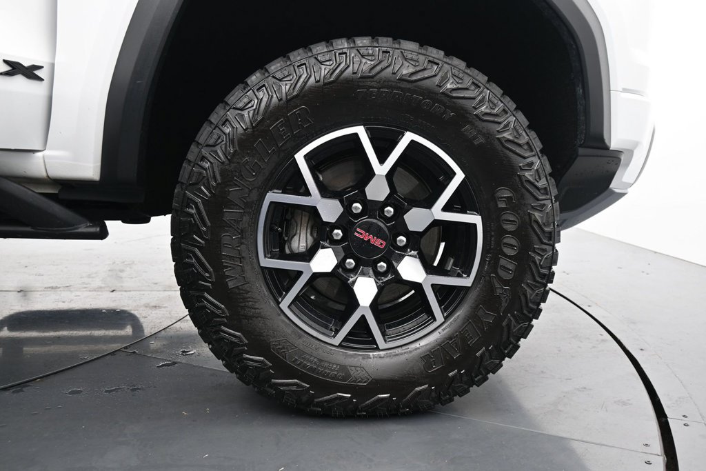 Used 2024 GMC Canyon AT4X AWD/4WD image 13