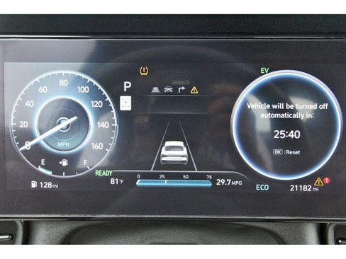 Used 2024 Hyundai Elantra Limited image 18