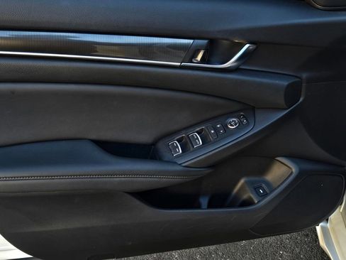 Used 2020 Honda Accord Sport image 11