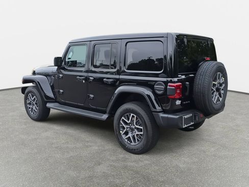New 2025 Jeep Wrangler Unlimited Sahara AWD/4WD image 7