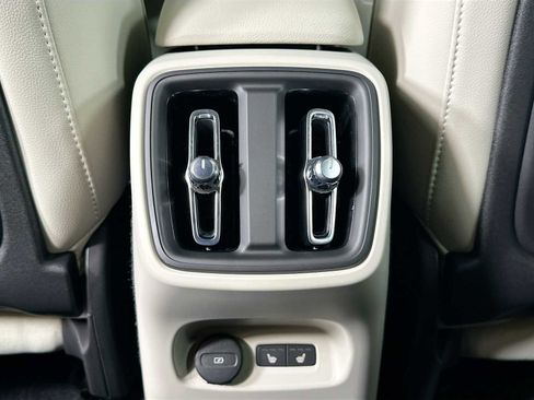 New 2026 Volvo XC40 B5 Ultra w/ Climate Package image 24