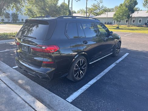 Used 2022 BMW X7 xDrive40i w/ M Sport Package image 5