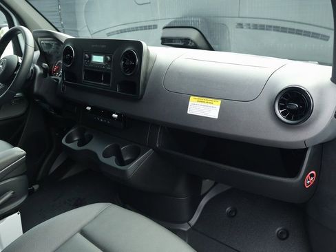 New 2025 Mercedes-Benz Sprinter 2500 image 5