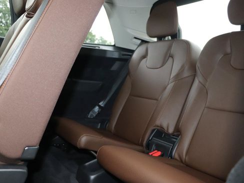 Used 2019 Volvo XC90 T6 Momentum AWD/4WD image 36