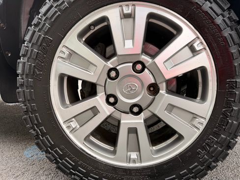 Used 2014 Toyota Tundra Platinum image 9