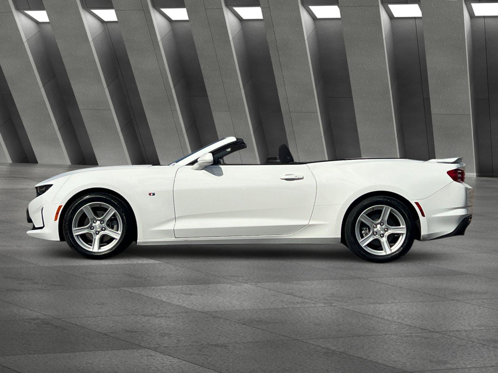 Used 2023 Chevrolet Camaro LT RWD image 7