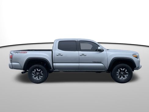 Certified 2022 Toyota Tacoma TRD Off-Road w/ Technology Package image 2