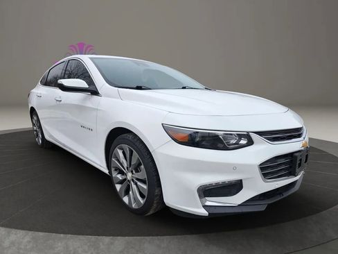 Used 2018 Chevrolet Malibu Premier w/ Premier Sun and Wheel Package image 7