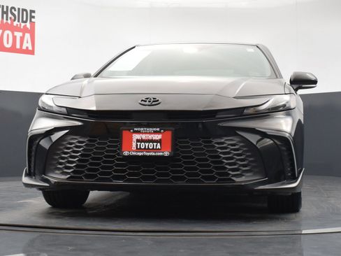 Used 2025 Toyota Camry SE FWD image 30