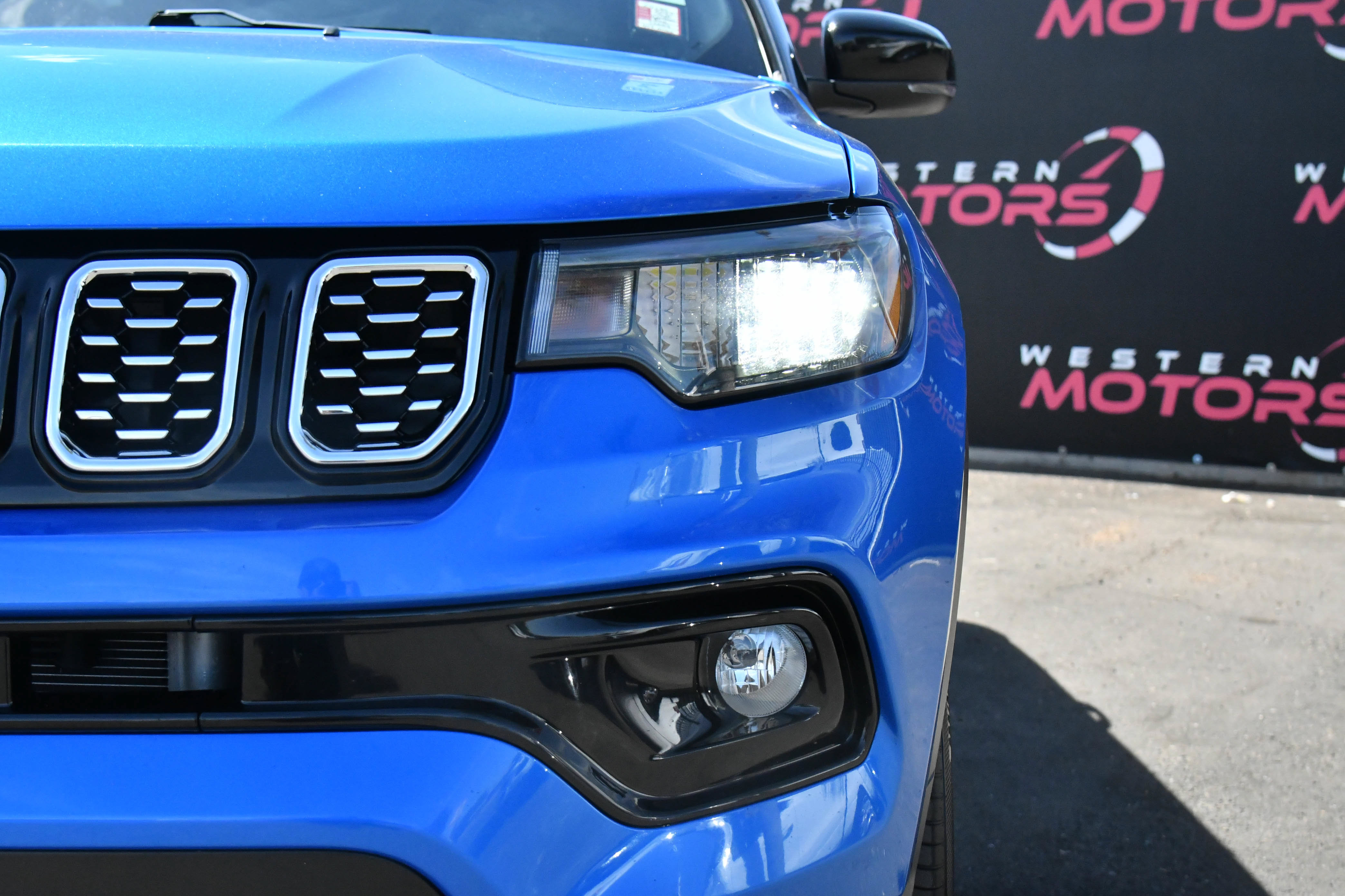 Used 2025 Jeep Compass Limited AWD/4WD image 11
