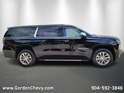 New 2025 Chevrolet Suburban Premier image 6