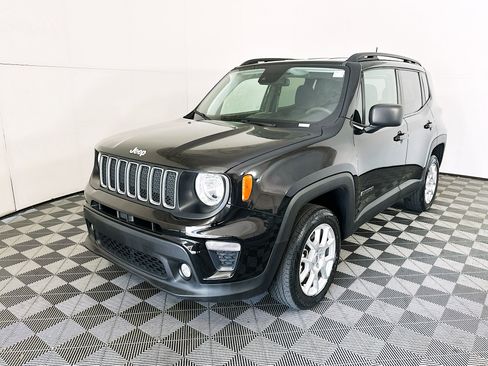 Used 2022 Jeep Renegade Latitude AWD/4WD image 7