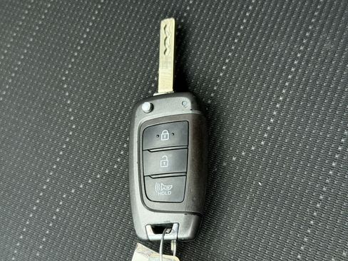 Used 2022 Hyundai Venue SE FWD image 35