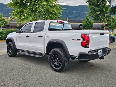 Used 2024 Chevrolet Colorado Trail Boss w/ Technology Package AWD/4WD image 7