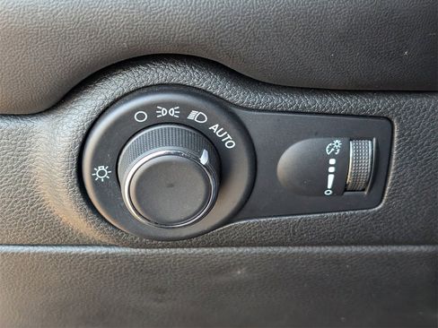 Used 2023 Dodge Durango GT image 23