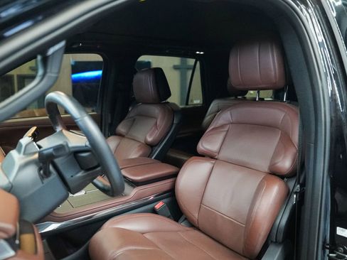 Used 2025 Lincoln Navigator Reserve AWD/4WD image 15