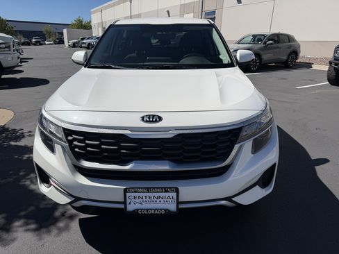 Used 2021 Kia Seltos LX AWD/4WD image 2